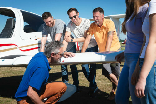 Privatpilotenlizenz - Vorbereitungen am Flugzeug für den Flug