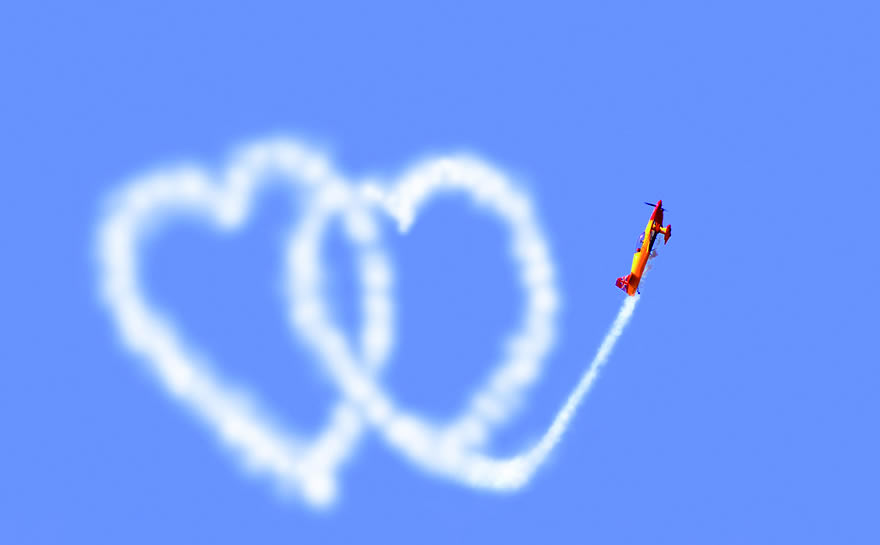 Uçakta evlilik teklifi - gökyüzündeki kalpler